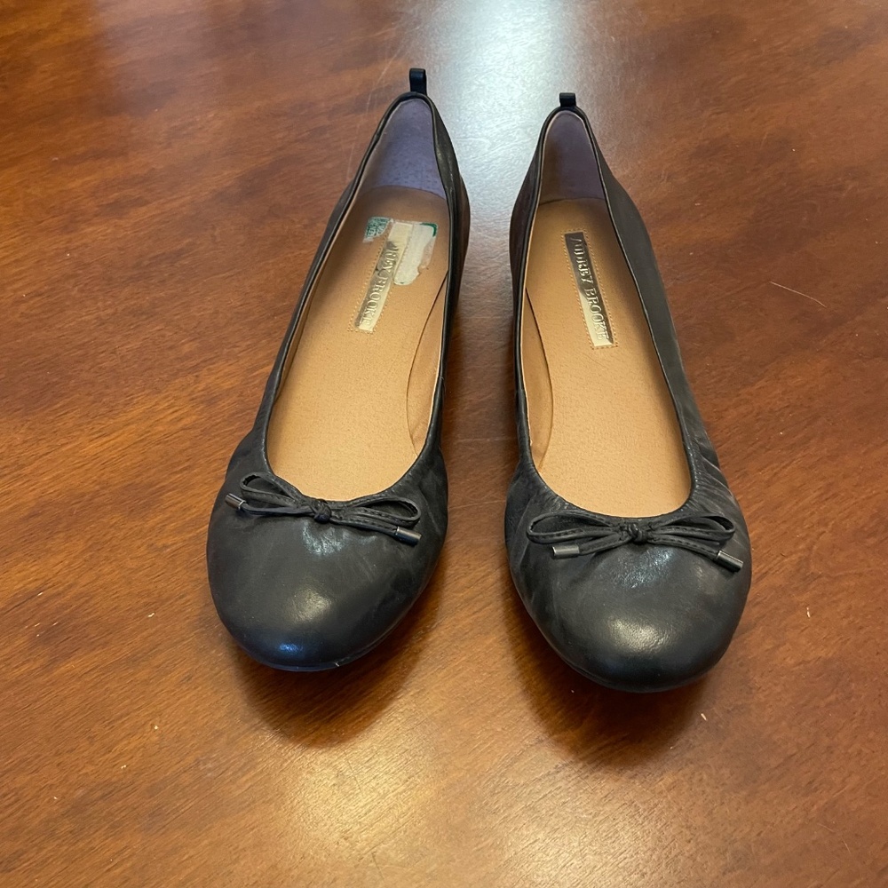 Black Dress Shoes with Bow Audrey Brooke Women's Size 10 - Picture 4 of 11